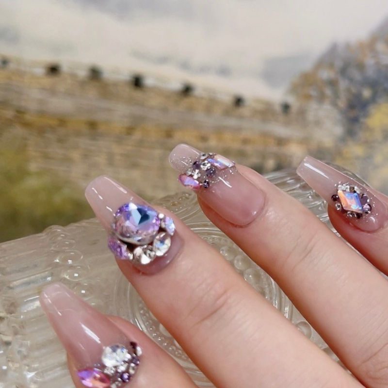 diamond nail decoration